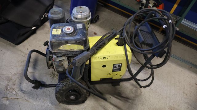 Nettoyeur haute-pression KARCHER HD 1050 thermique. Non testée
Vi...