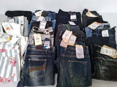 Lot à retirer à Décines-Charpieu (69150) ou expédition possi… - Photo 1