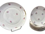 a lot of plates that are stacked on top of each other