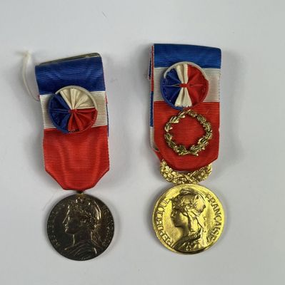 Lot de 2 médailles du Travail