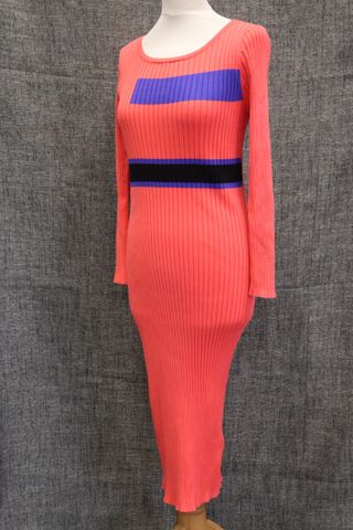 ARMANI Exchange – Robe moulante en coton rose à décor de dessin g...