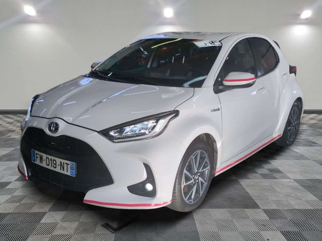 TOYOTA - YARIS HYBRIDE 116H DESIGN - EH - Mise en service: 1…