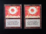 deux cartes du même type sont posées sur une table