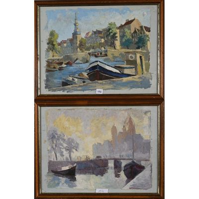 deux tableaux représentant des bateaux sur une rivière, avec des bâtiments en arrière-plan