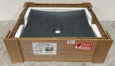 une boîte en carton contenant un morceau de tissu