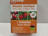 le boîtier du Decoamp est posé sur une surface blanche