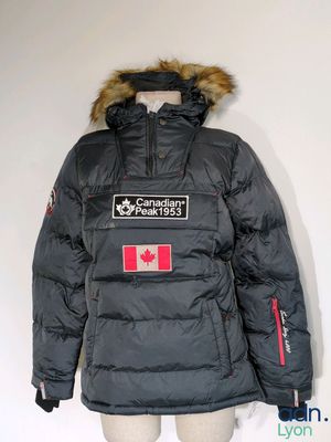 canada goose down parka with fur hood