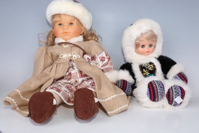 COROLLE Création de Catherine REFABERT Poupée plastique et c…