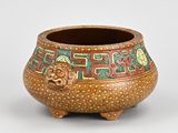an image of a pot with a design on it