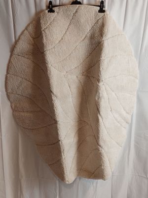 Tapis de sol forme feuille - Crème - Texture shaggy et enver…