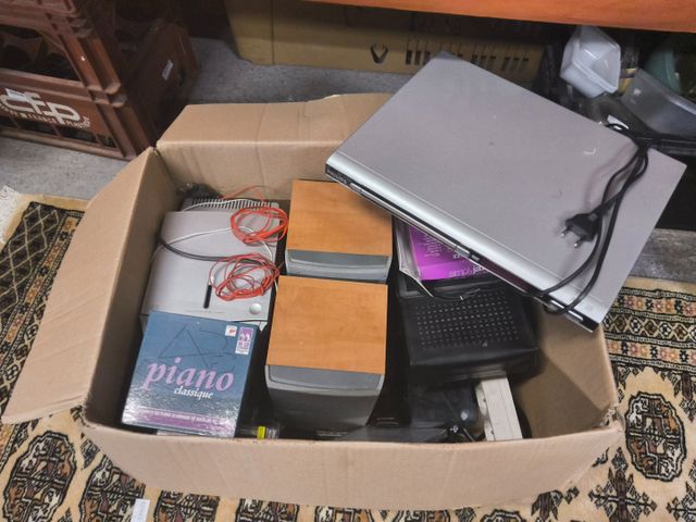 Lot lecteur dvd, chaine-hifi, CD de musique classique