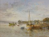 un tableau représentant des bateaux sur l'eau près d'un embarcadère