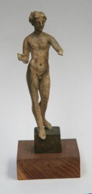 Éphèbe, reproduction en plâtre sur socle plomb et bois H 19,…