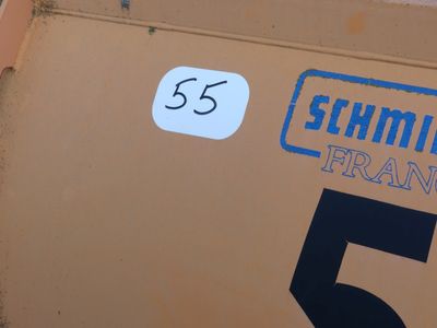 a close up of the number five on the side of a train