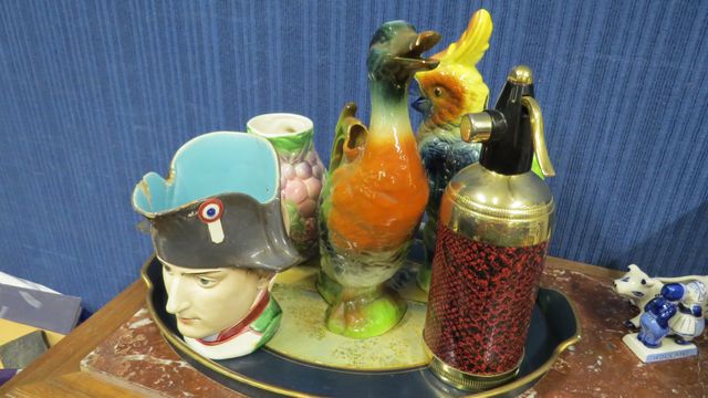 Lot : pichet canard, pichet perroquet, pichet barbotine, cache po...
