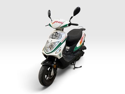 un scooter blanc orné d'un motif vert et blanc