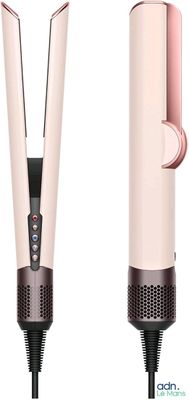 deux types différents de sèche-cheveux reliés l'un à l'autre