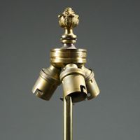 Paire de vases balustre sur piédouche en bronze ciselé et do… (photo 4)