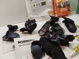 many items that are sitting on a table