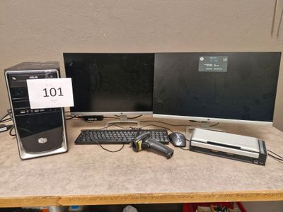 un bureau sur lequel se trouvent deux écrans, un clavier, une souris et un téléphone portable