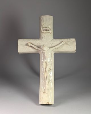 Important SUJET en faïence représentant un Christ.