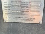 a sign on the side of a truck that says teu