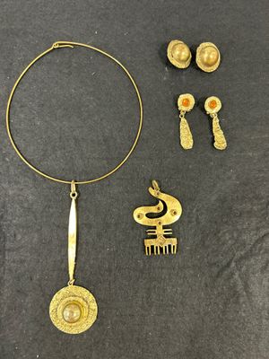 Parure de bijoux vintage signée "HENRY", (XXème), comprenant…