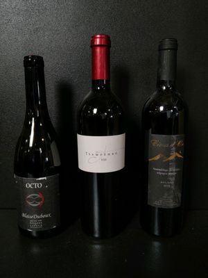 Lot de 3 bouteilles de vin rouge suisse : Octo Lavaux 2021, … - Photo 1