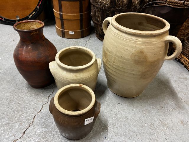 Lot de 3 pots en grès et un vase en terre cuite