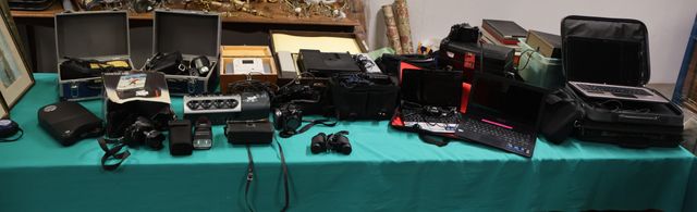 Lot comprenant appareils photos numériques et argentiques (CANON ...