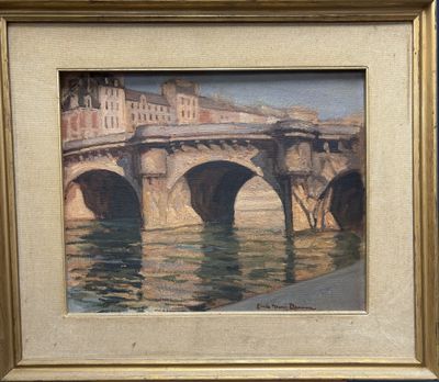 tableau représentant un pont enjambant un plan d'eau, avec des bâtiments en arrière-plan