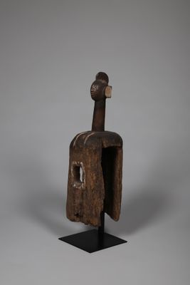 Masque d'épaule avec tête à crête sagittale - Objet d'art unique