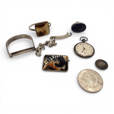 Lot de bijoux en argent (800 millièmes) comprenant une gourmette marqu - Photo 1