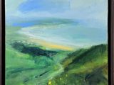 une peinture à l'huile représentant un champ vert avec un ciel bleu en arrière-plan