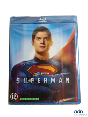 a blurry picture of a superman movie on the cover of a blu - ray