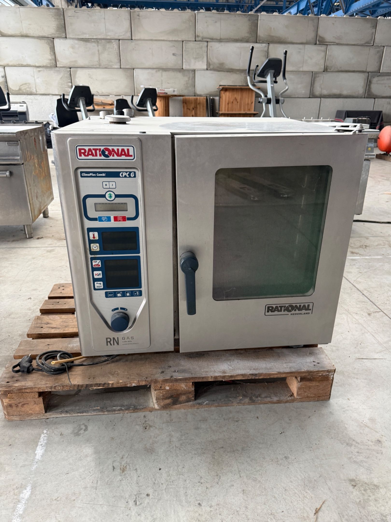 Four mixte professionnel à gaz RATIONAL Climaplus Combi CPC …