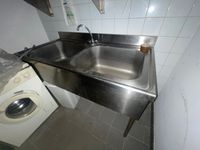 1 plonge en inox à 2 bacs