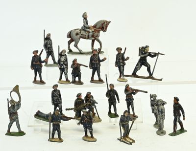 QUIRALU et divers ; 21 Chasseurs alpin en tenue bleu, quelques manques