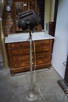 lampe de théâtre industrielle vintage - montée sur un pied m…