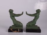 paire de figurines Art déco en bronze représentant une femme et un homme