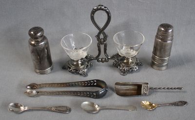 a lot of silver objects that are on the table