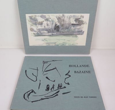 deux livres posés sur une table, avec une image représentant un bateau sur l'eau