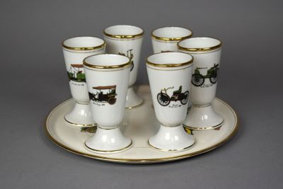 LIMOGES - Service à café en porcelaine à décor sérigraphié d…
