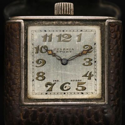 JUVENA - SUISSE, Pendulette de voyage modèle "Sport" en arge…