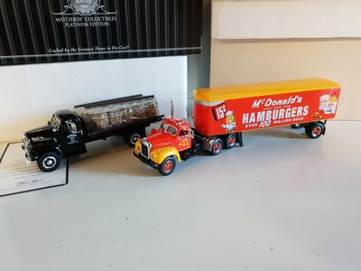 MATCHBOX COLLECTIBLE, 2 camions Mack "B" :