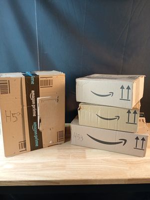 Lot de 4 colis Mystere (Retour Amazon,NPAI, Adresse incomple…