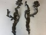 une paire d'appliques murales anciennes en fonte