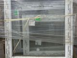 a picture of a picture frame sitting on a pallet