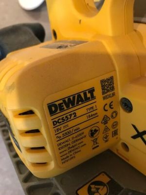 A L'ETUDE : Une scie circulaire DEWALT DCS572, type 1, 184mm