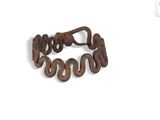 an image of a ring made out of rusty metal